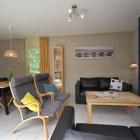 בית נופש Fireplace Bungalow In Family Park *